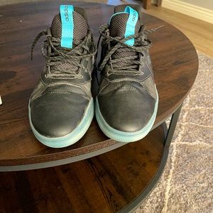 Adidas Men’s Basketball sneaker Size 12